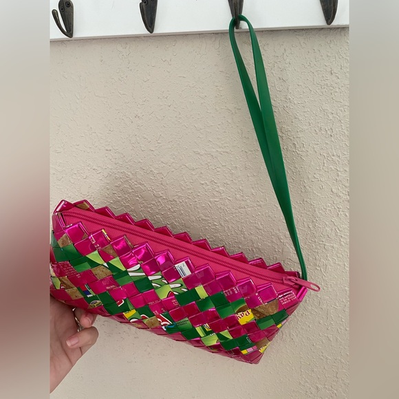 Adorable Candy Wrapper Wristlet Purse Handbag Clutch Pink Green Recycled - Picture 2 of 4